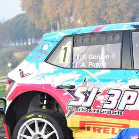 Vitre arrière latérale Makrolon Skoda Fabia 3